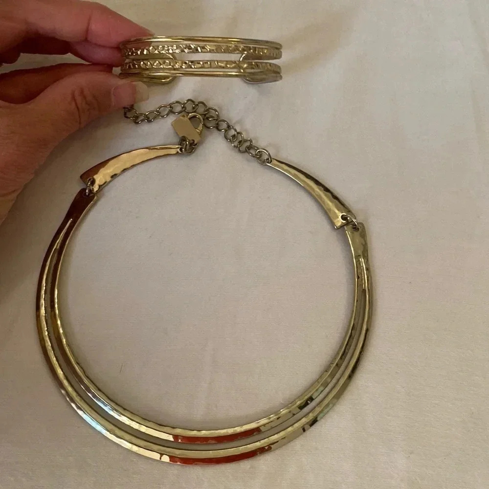 Gold choker necklace and gold bracelet set